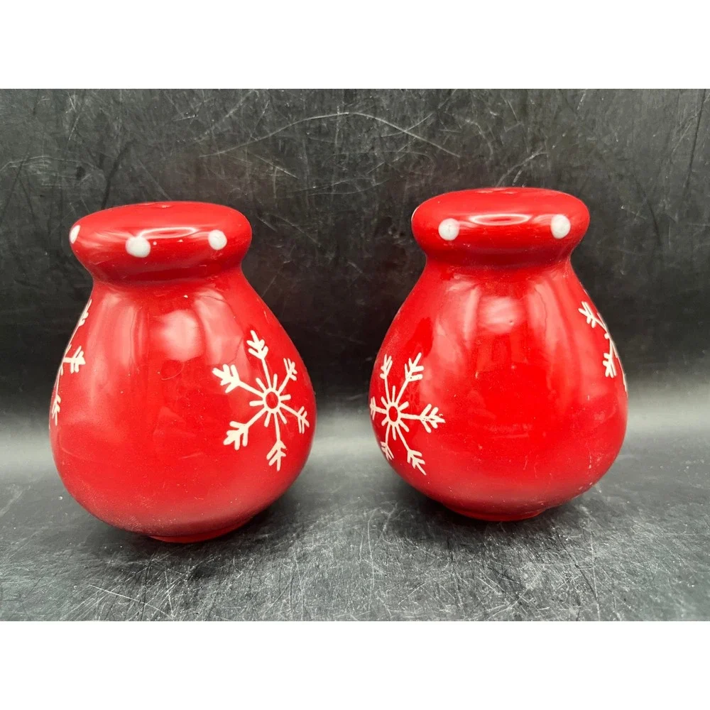 Red White Christmas Holiday‎ Snowflake Salt & Pepper Shakers 3.25